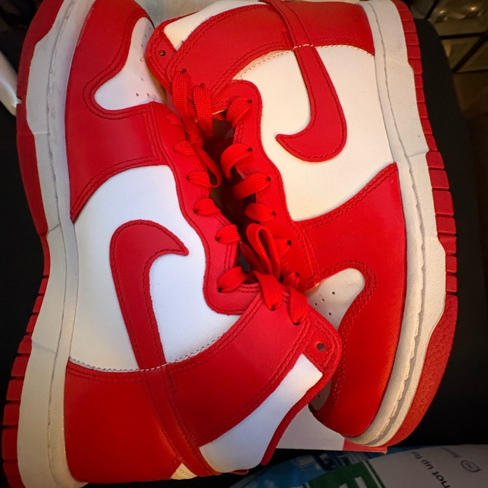 Nike Dunk Hi Retro ‘Championship Red’